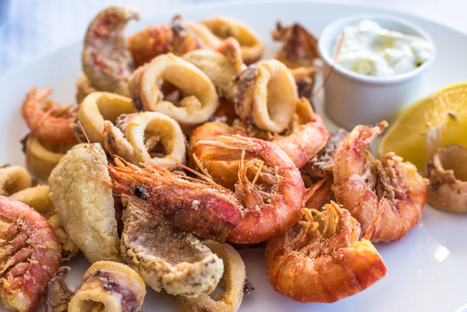 Frittura mista di pesce, calamari e gamberi